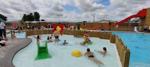Camping et Gîte La Garenne de moncourt baie somme Campground/
RV Resort in Hauts-de-France