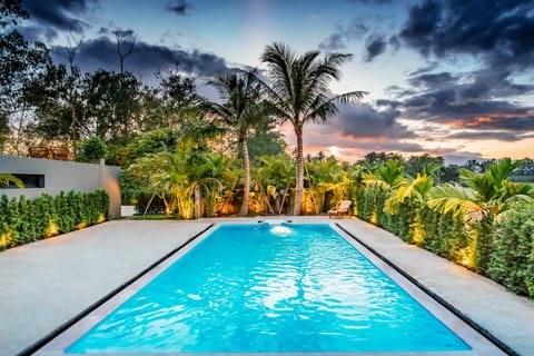 Mountain view, Pool view, Swimming pool