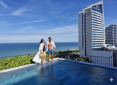 City view, Sea view, Swimming pool