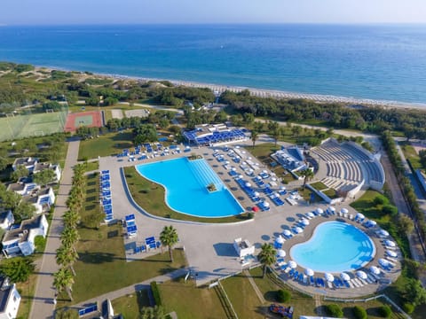 Bird's eye view, Pool view
