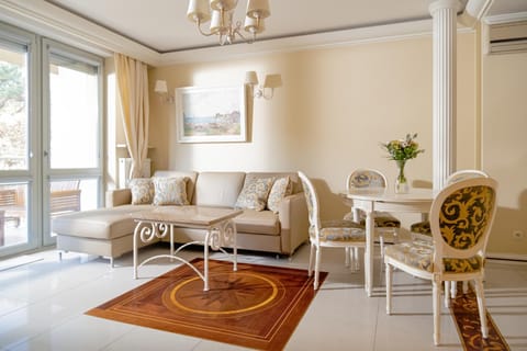 Bed, Balcony/Terrace, Living room, Seating area