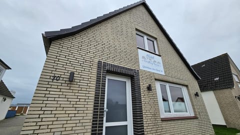 Property building, Street view