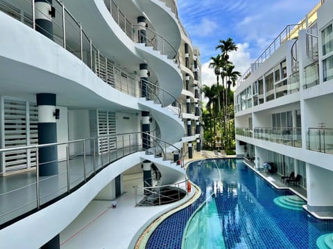 Property building, Day, Pool view, Swimming pool