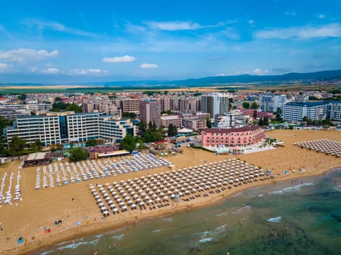 Property building, Day, Bird's eye view, Beach, Sea view, Location, sunbed