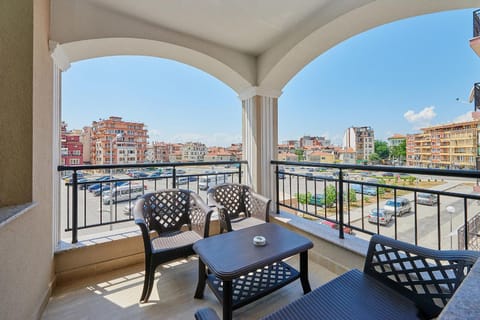 Balcony/Terrace, Other, Bedroom, City view, Quiet street view