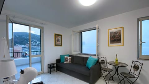 Natural landscape, View (from property/room), Balcony/Terrace, Living room, Seating area, Dining area, Mountain view