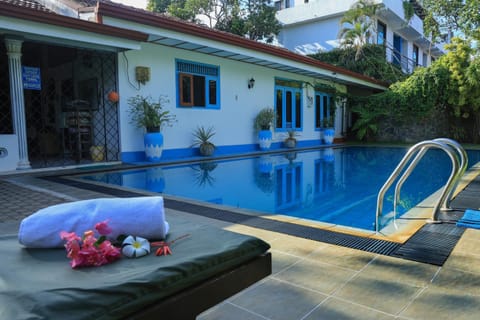 Pool view, sunbed, towels