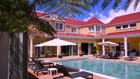 Property building, Swimming pool