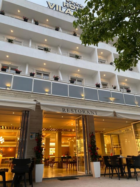 Property building, Restaurant/places to eat, Facade/entrance, View (from property/room)