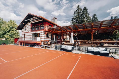 Property building, Tennis court