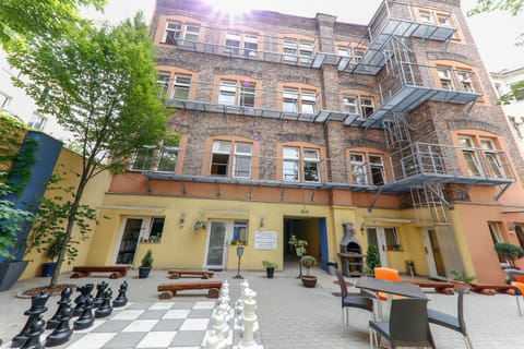 Property building, Patio, Day, Garden, Balcony/Terrace, Inner courtyard view