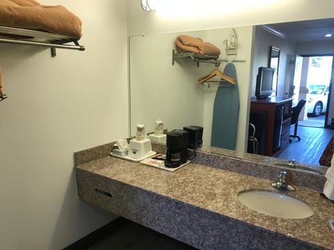 Americas Best Value Inn Bowie Motel in Texas