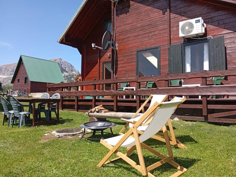 Boskovica Brvnare Country House in Montenegro