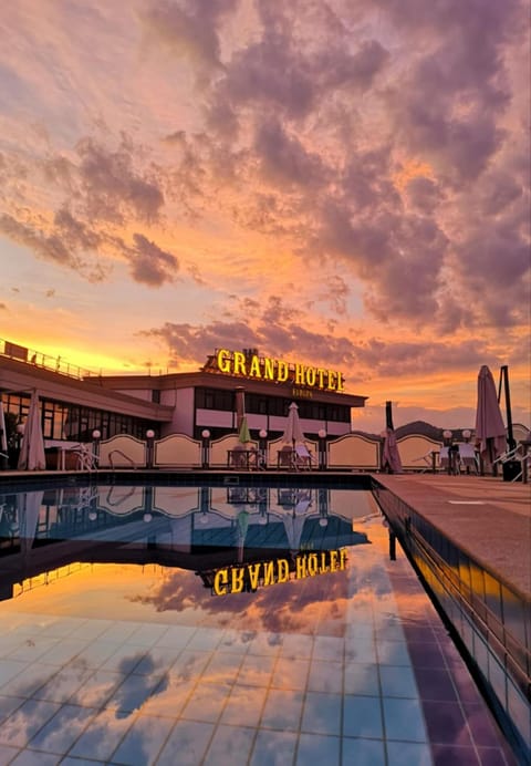 Pool view, Swimming pool, Sunset