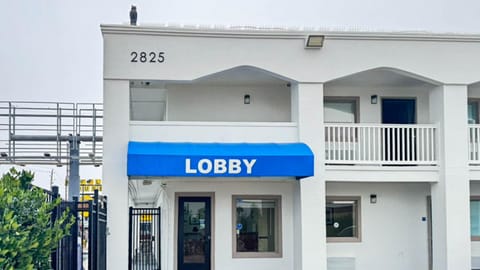 Property building, Facade/entrance