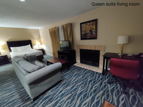 Communal lounge/ TV room, TV and multimedia, Living room, Seating area