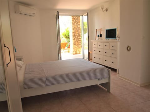 Garden, Living room, Bedroom