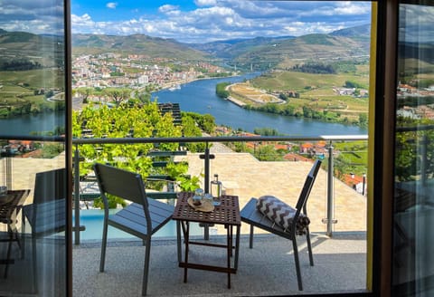 Patio, Day, Natural landscape, View (from property/room), Balcony/Terrace, City view, Mountain view, River view