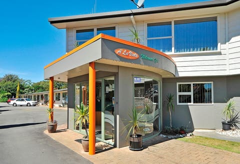 Facade/entrance, Day