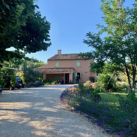 Chambre d'hôtes Le Cèdre Bed and Breakfast in Apt