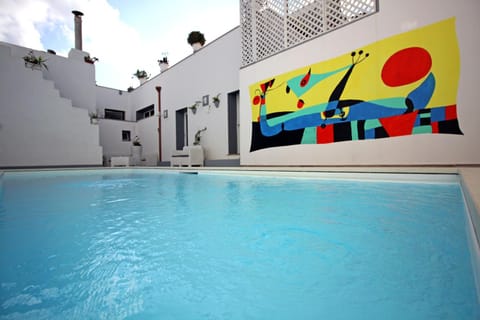 Swimming pool, Swimming pool