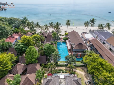 Property building, Beach, Sea view, Swimming pool, sunbed