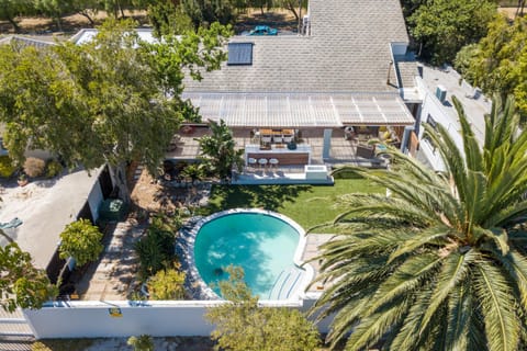 Property building, Patio, Facade/entrance, Bird's eye view, Garden, Garden, Swimming pool