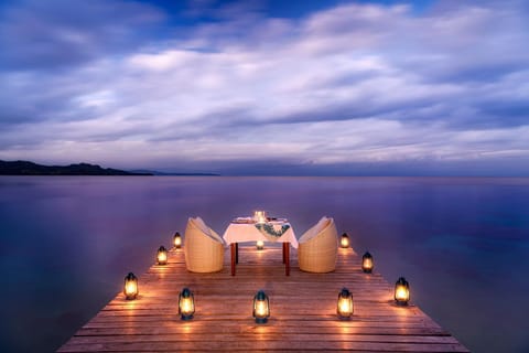 Restaurant/places to eat, Night