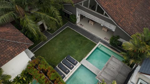 Garden, Garden view, Pool view, Swimming pool, sunbed