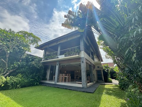 Villa Besar Villa in North Kuta