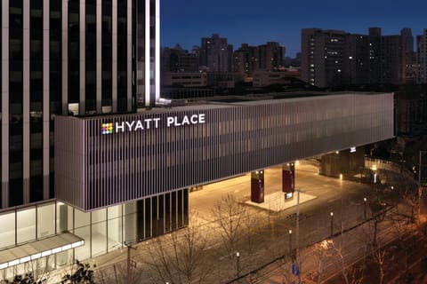 Property building, Facade/entrance, Off site, Night