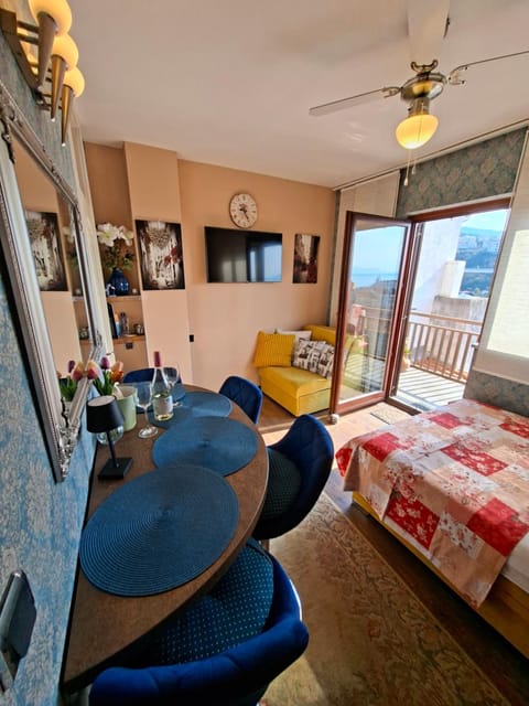 Living room, Dining area, Bedroom