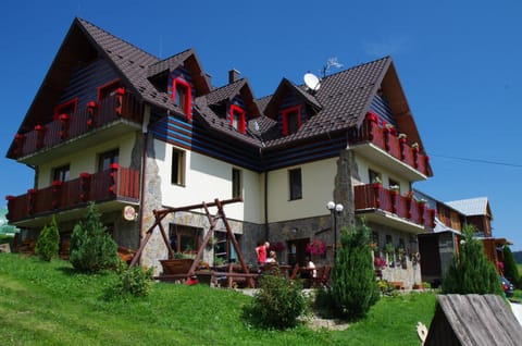 Property building, Day