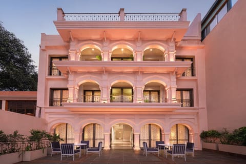 Facade/entrance