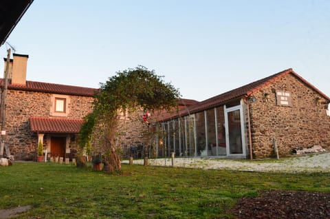 Property building, Facade/entrance, Garden, Garden view