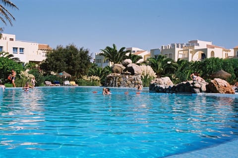 Day, People, Swimming pool, sunbed