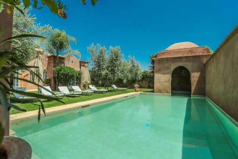 Patio, Facade/entrance, Day, Summer, Garden, Garden, On site, Swimming pool, Swimming pool