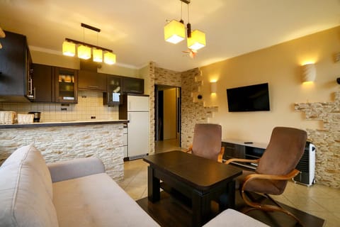 TV and multimedia, Kitchen or kitchenette, Living room, stove