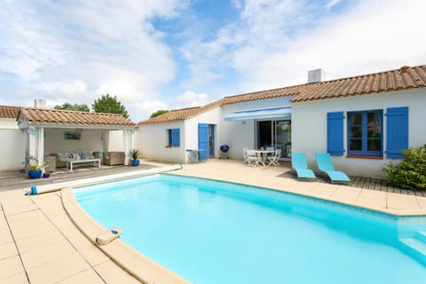 Facade/entrance, Pool view, Swimming pool