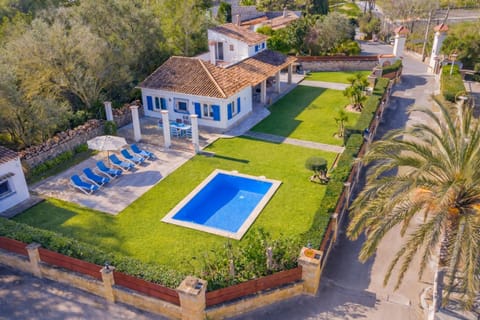 Property building, Spring, Day, Natural landscape, Bird's eye view, Garden, Garden view, Pool view, Swimming pool, sunbed