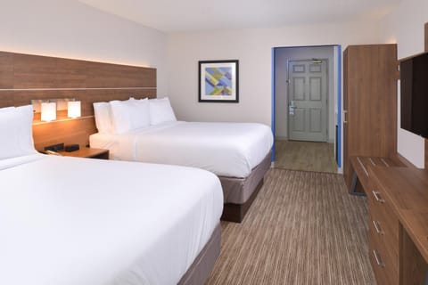 Holiday Inn Express & Suites - Omaha - 120th and Maple by IHG Hotel in Omaha
