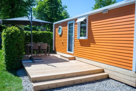 Facade/entrance, Garden, Dining area