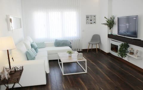 Living room, Lounge or bar