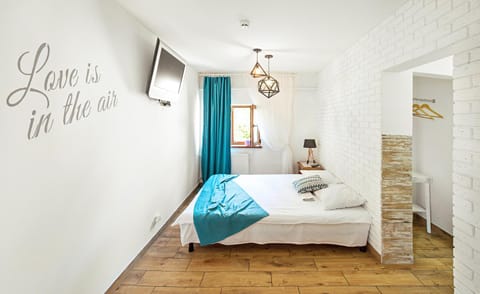 Bed, Photo of the whole room, Decorative detail