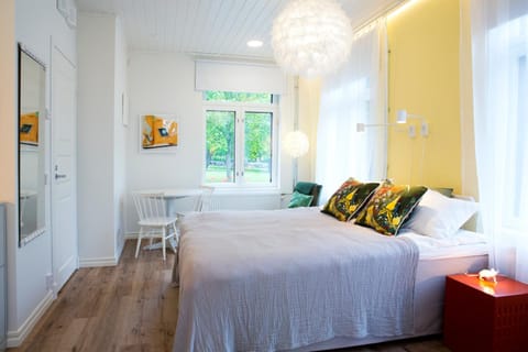 Bed, Photo of the whole room, Decorative detail, Bedroom