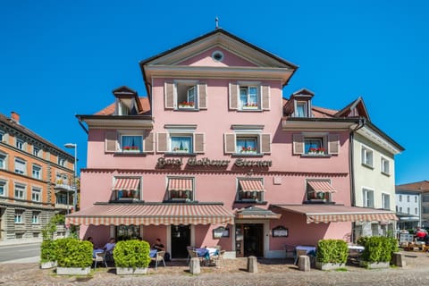 Facade/entrance, Street view