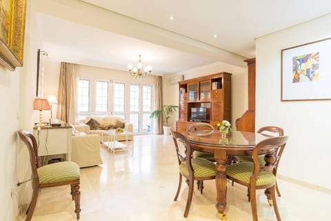 Living room, Dining area