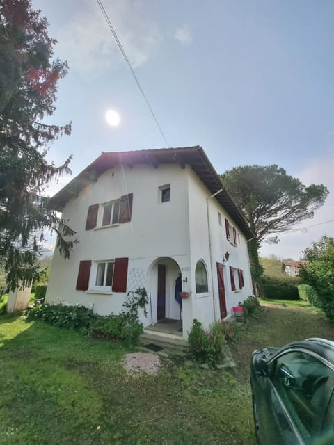 Property building, Day, Garden