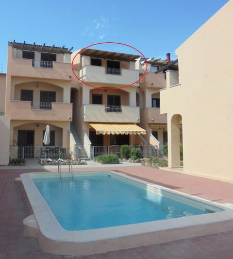 Property building, Garden, Balcony/Terrace, Pool view, Swimming pool, Swimming pool