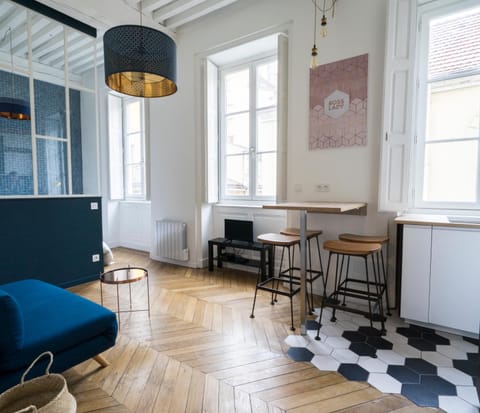 Kitchen or kitchenette, Living room, Bedroom